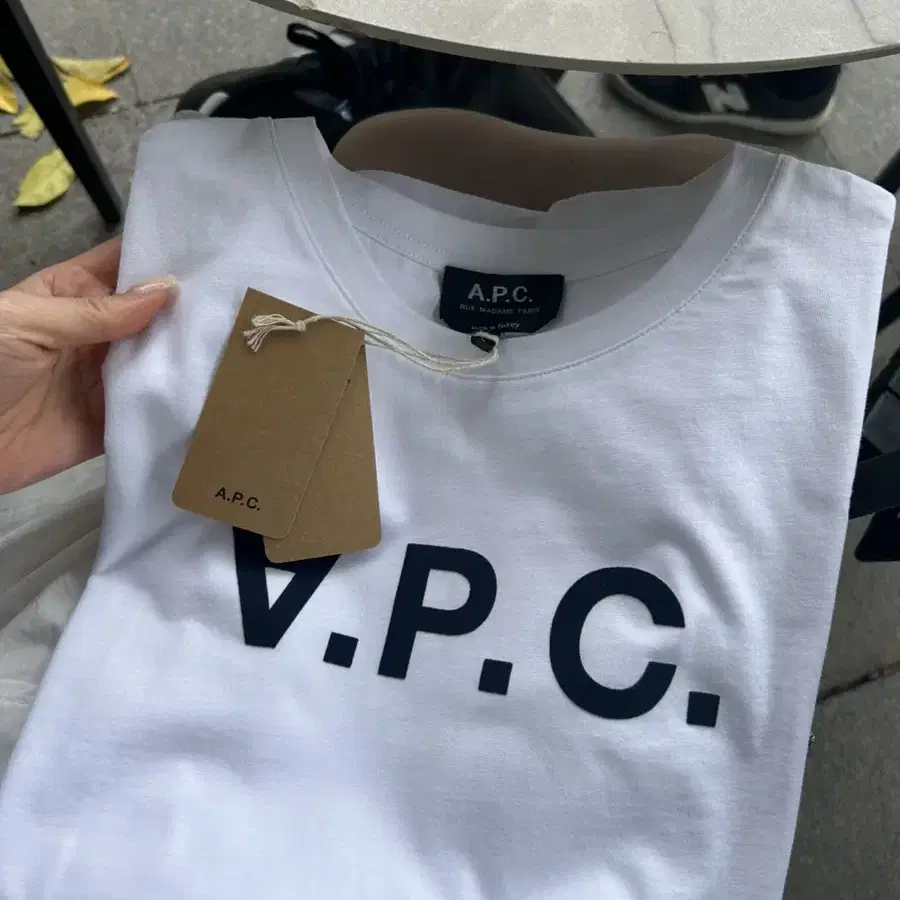 A.P.C 아페쎄 로고 반팔티