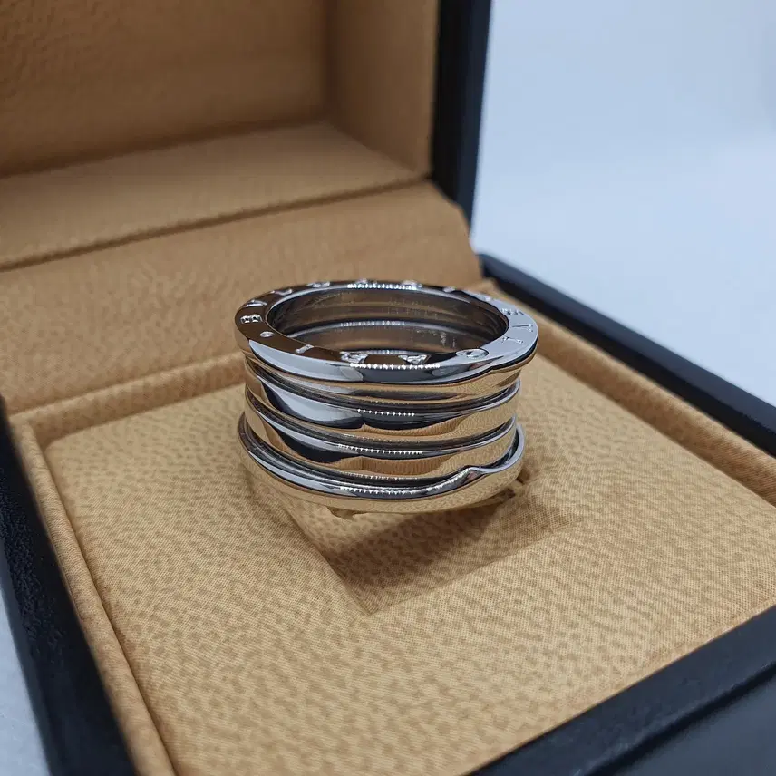 불가리 뉴올드와치BVLGARI 18K WG 화이트 골드 비제로 4링 57 사진 8