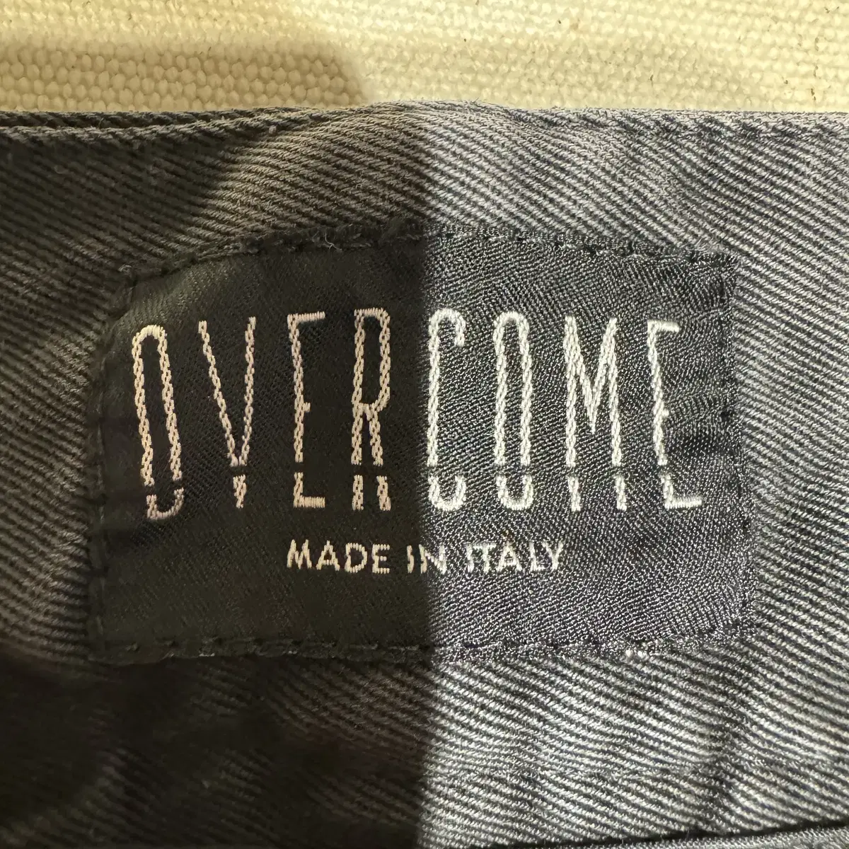 [MADE IN ITALY] OVERCOME 드롭크로치 크롭 팬츠