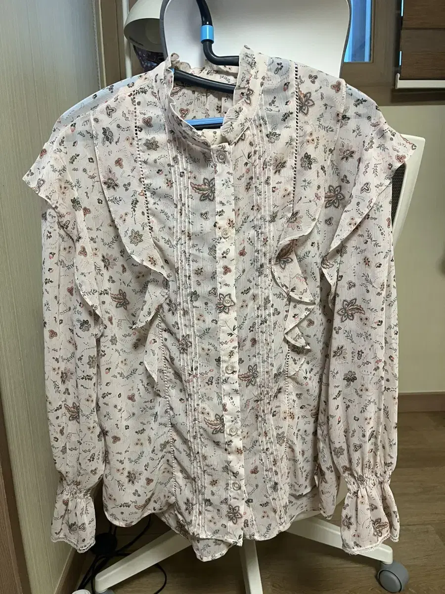 Loem blouse size 55 new item