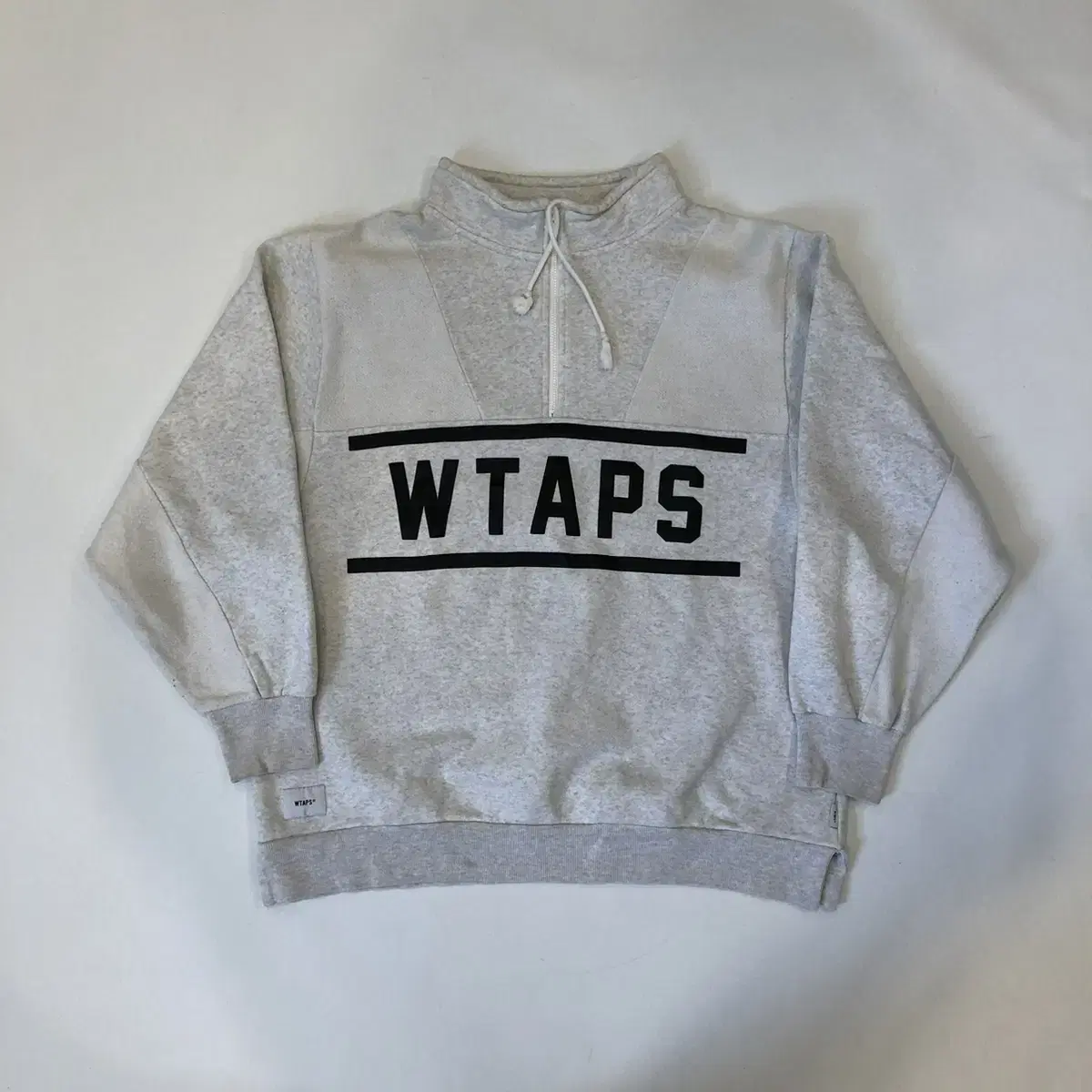 더블탭스 플레이어 하프집업 스웻셔츠 wtaps