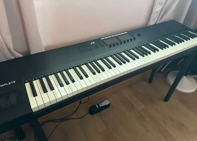 Komplete kontrol s88 MK2