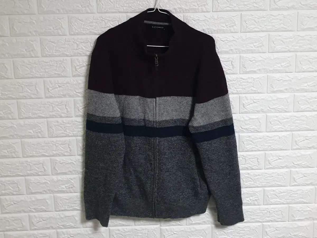 Ilkorso knitwear collective sells