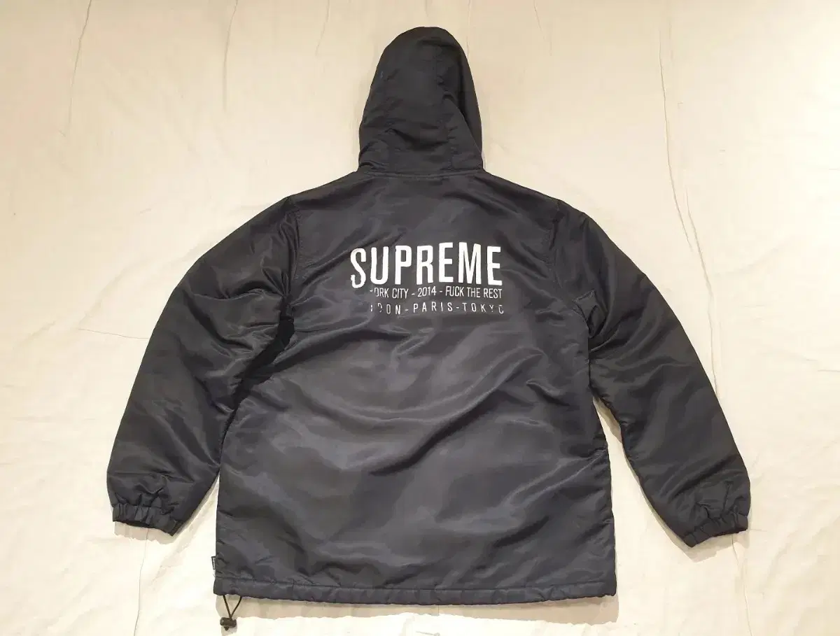 XL>14fw Supreme worldtour Anorak