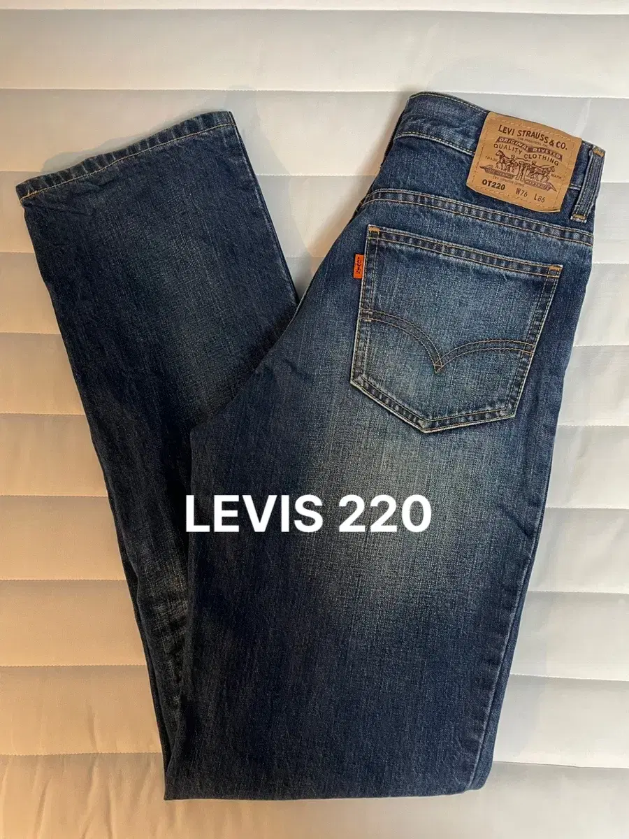 Levi's 220 straight denim size 29