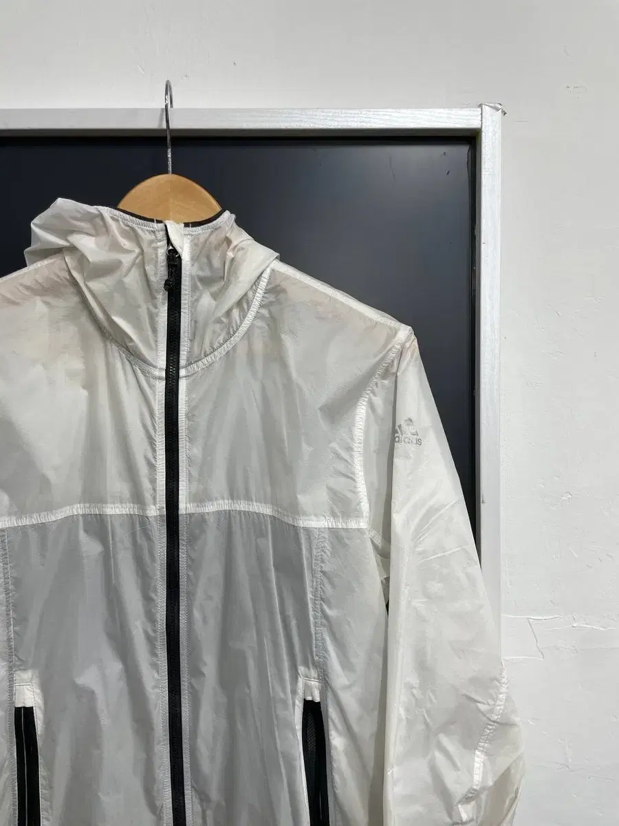 [M] adidas Thin Outdoor Windbreaker Jacket