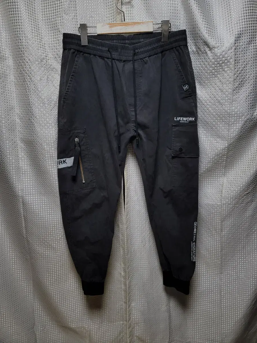 Lifework Cargo Jogger size M (32)