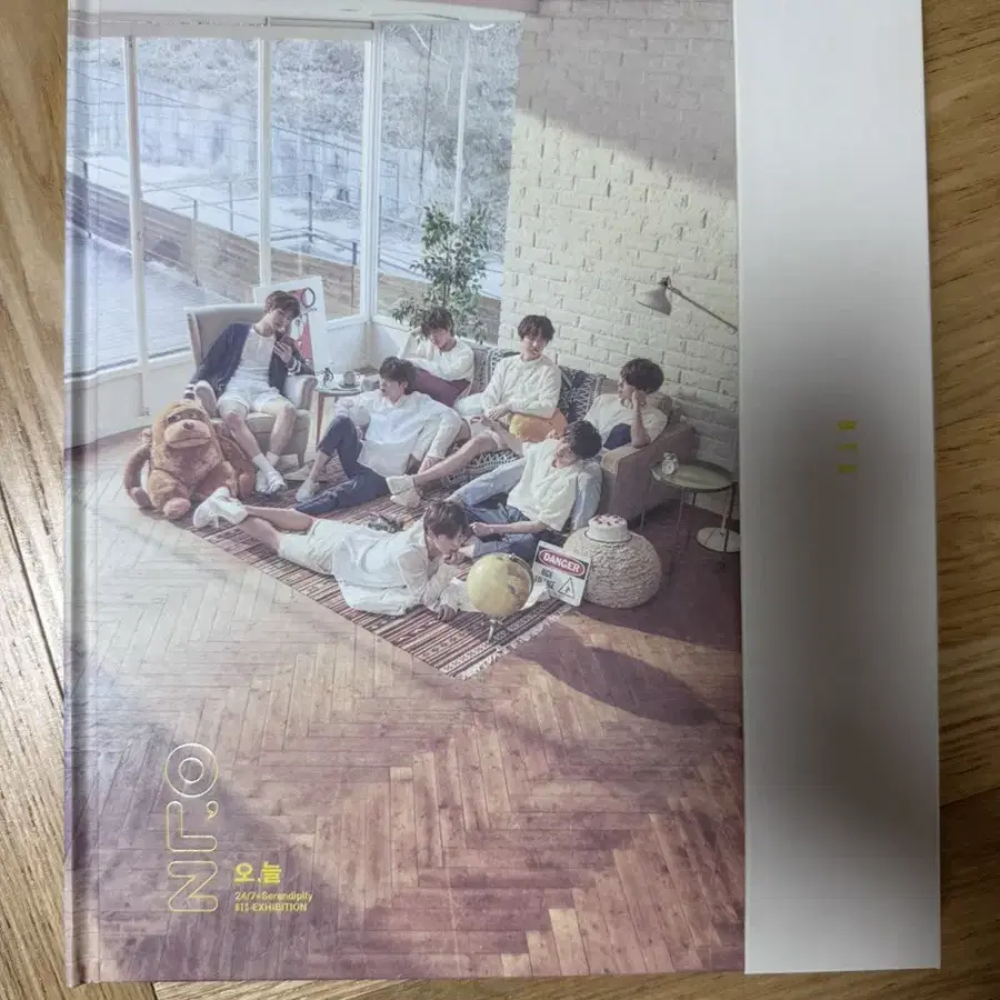 방탄 오늘 전시회 포토북 bts exhibition photobook