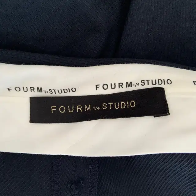 26 fourm 1/4 studio 반바지