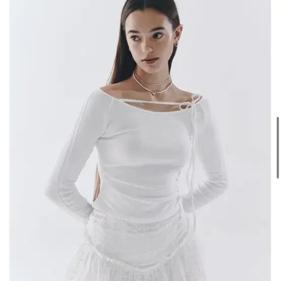 seouli  BLAIR STRAP TOP (OFF WHITE)