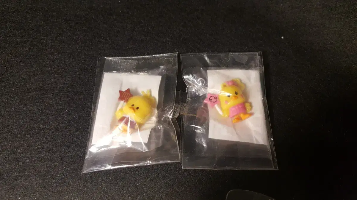 Set of 2 Chick Character Gacha Figures