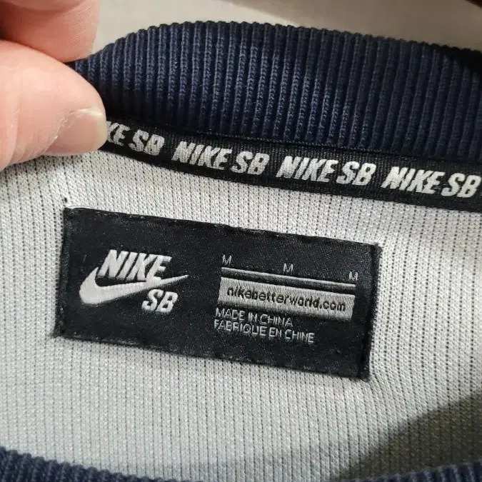 [M]NIKE 나이키SB 네이비 빅로고 맨투맨!