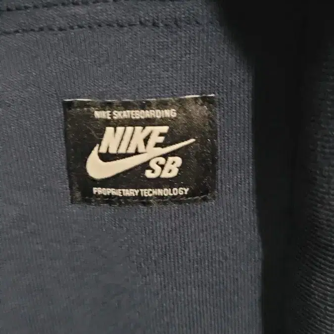 [M]NIKE 나이키SB 네이비 빅로고 맨투맨!