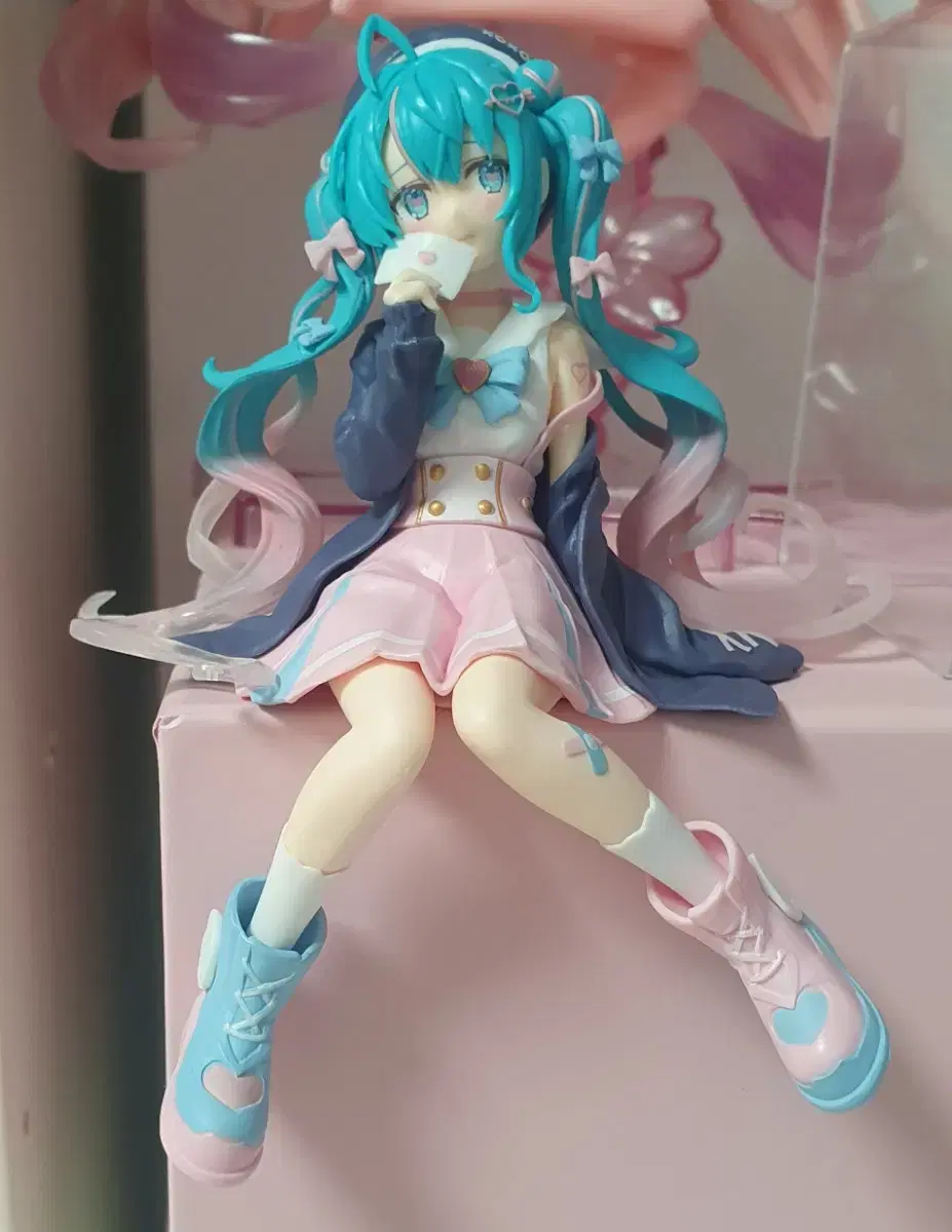 Hatsune Miku Furyu Love Sailor Noodle Stopper Figure