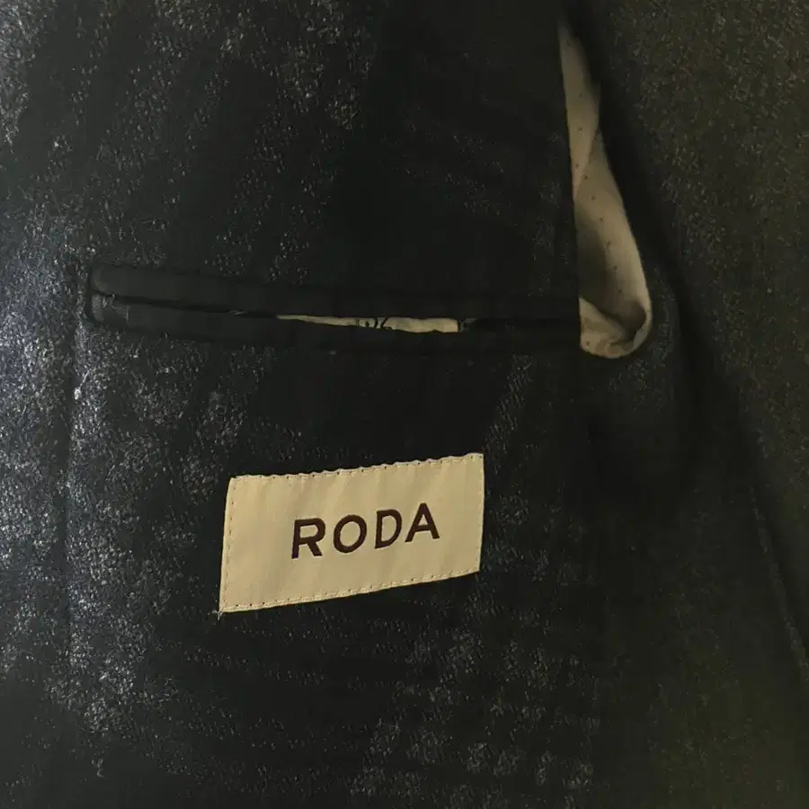 로다 RODA 더블 체크 블레이저 자켓