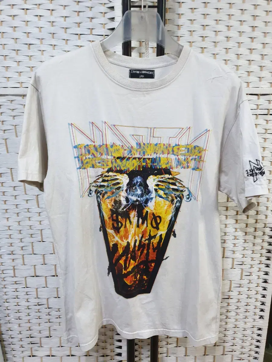 (0723) Ain't It Human Beings Short Sleeve T-Shirt L