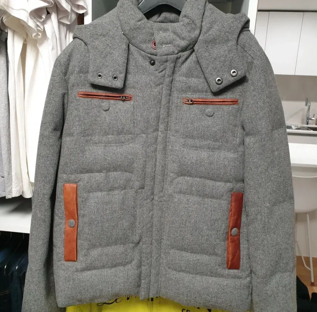 Trugen S+ wool goose down gray size 100 sell in good condition.