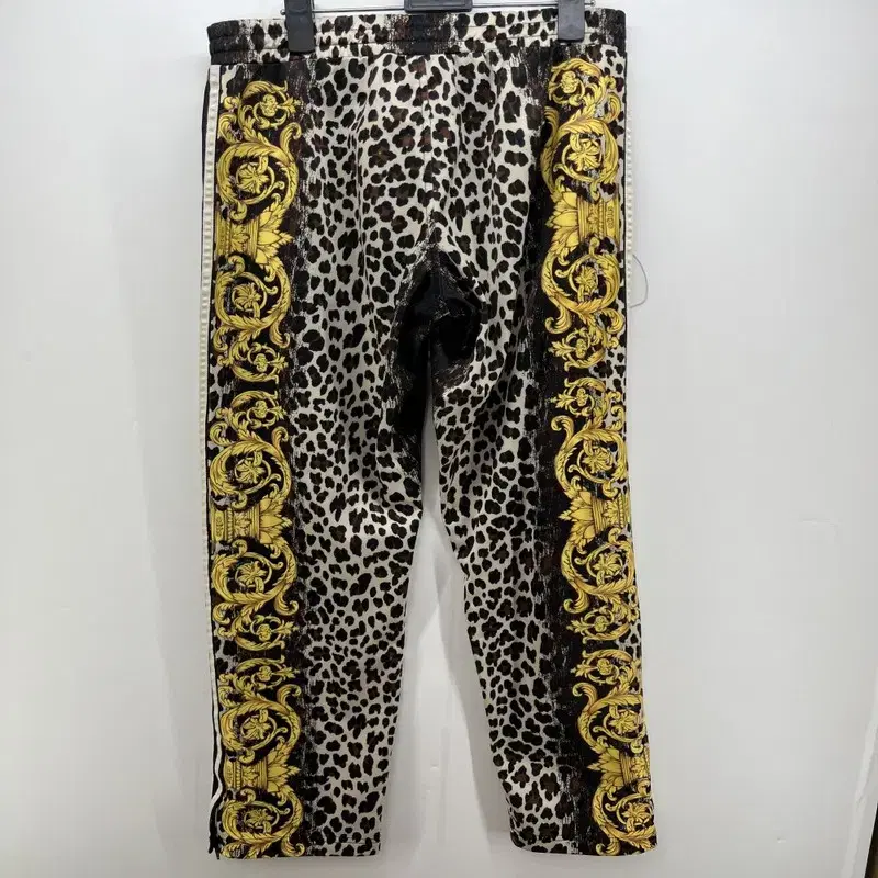 [95]Adidas Originals Paisley Jeremy Scott Sweatpants Jersey