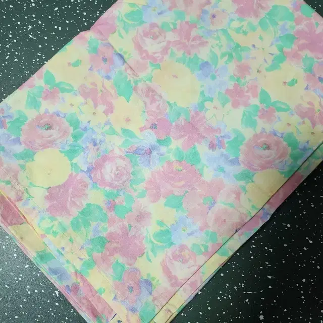 오페르툼 플로랄 코튼 패브릭 커튼 floral cotton fabric