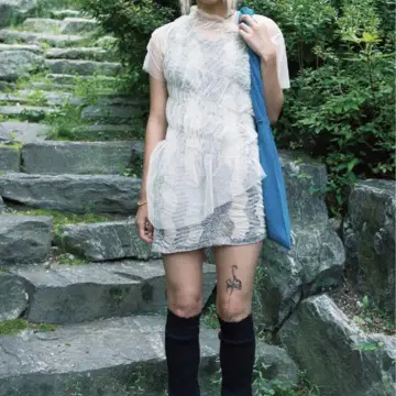 トップス b perverze Bias Shirring Tule Tee PERVERZE（パーバーズ）の「Bias Shirring Tule Tee（Tシャツ
