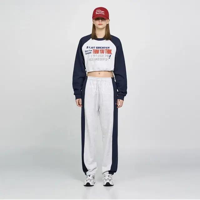 아크메드라비 COLORS SCHEME PANTS NAVY 홍영기