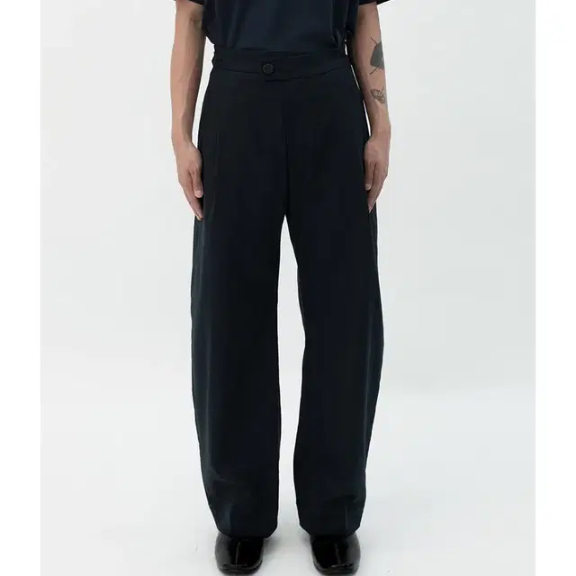 폴리테루 curved soh pants 2.0 navy