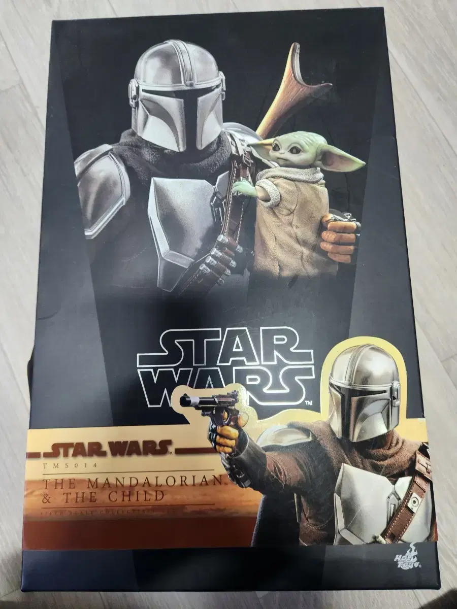 Hot Toys Star Wars TMS014 Mandalorian & Child