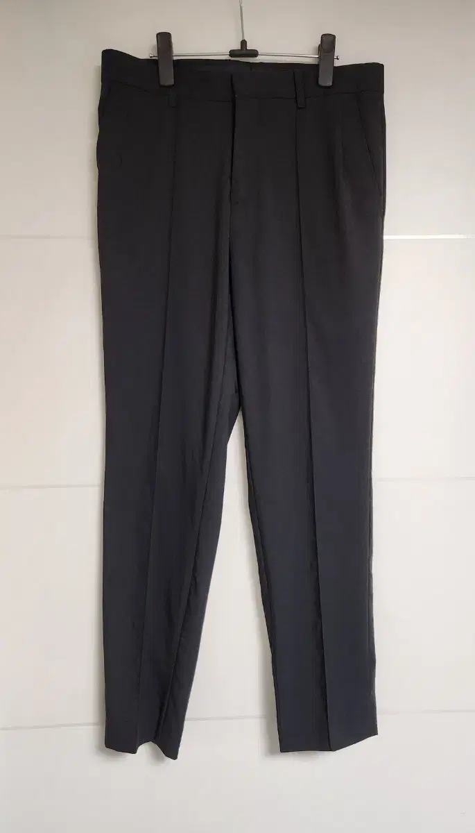 Huit Homme Line Slacks Black