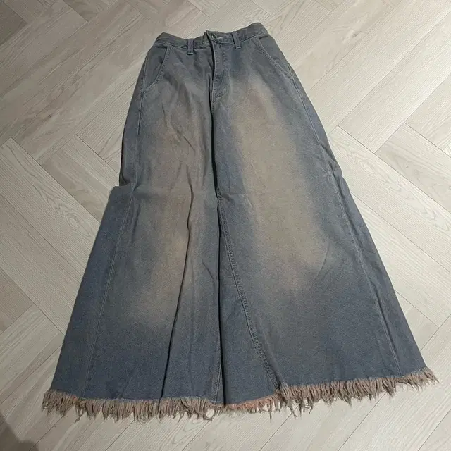 grunge pinky maxi denim skirt