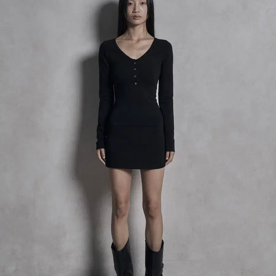 보헤미안 서울 V-NECK BUTTON DRESS