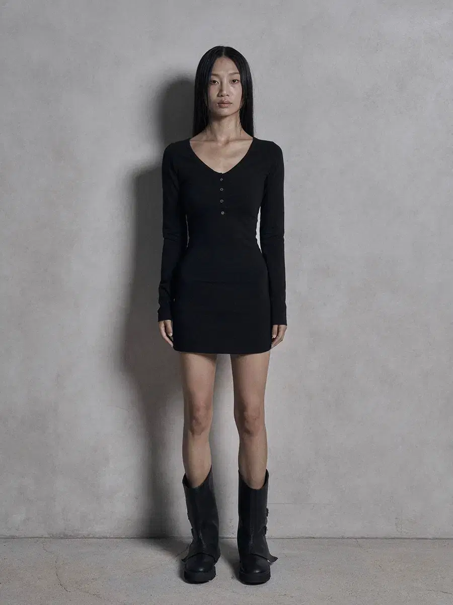 보헤미안 서울 V-NECK BUTTON DRESS