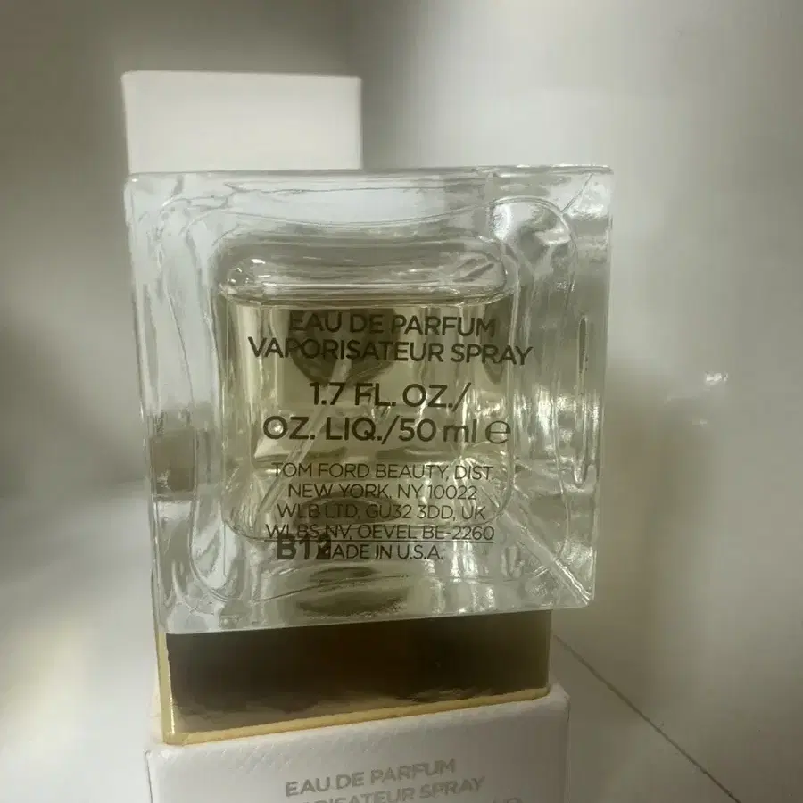 톰포드 화이트스웨이드 향수 50ml