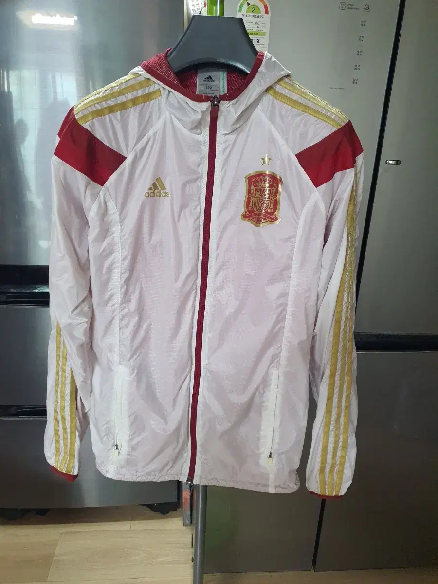 adidasSpainWindbreaker100Size