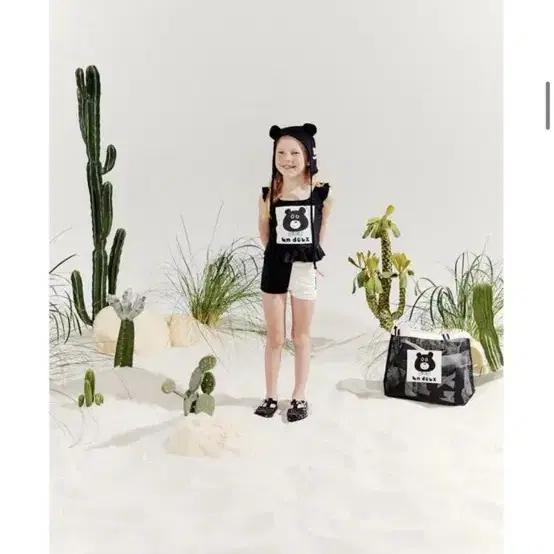 리미떼두두 Black bear two-piece swimsuit-크롭세트