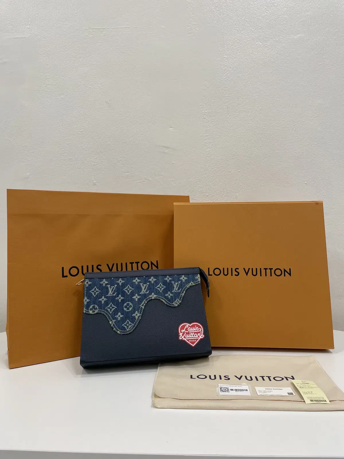 [Genuine] Louis Vuitton limited edition Nigo Clutch