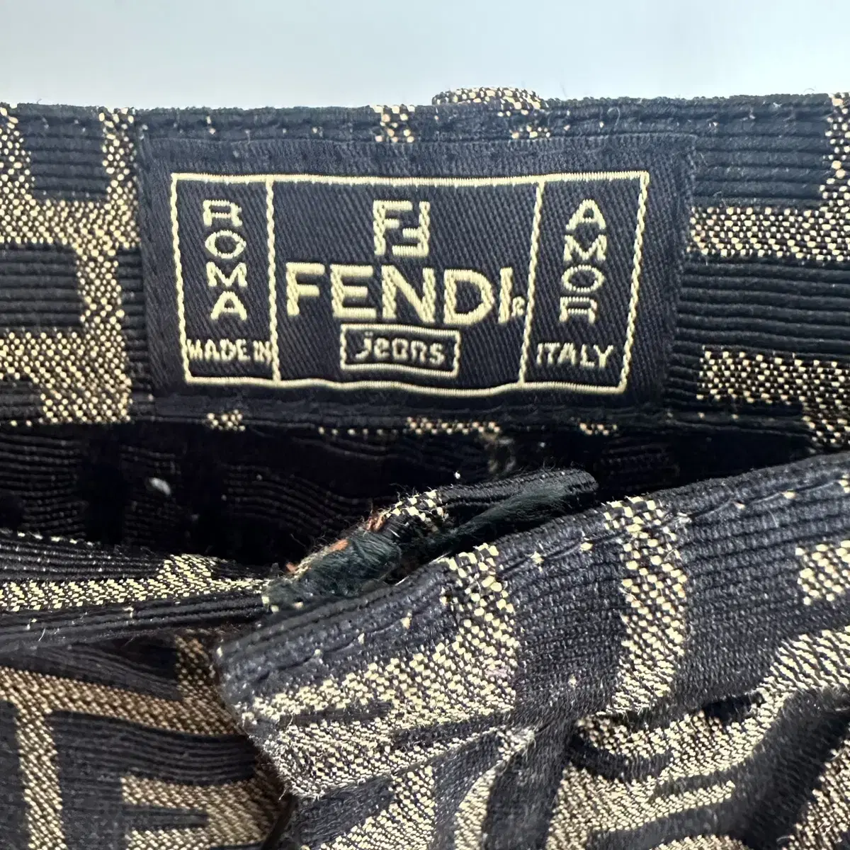 펜디 주카 Fendi zucca 로고 팬츠