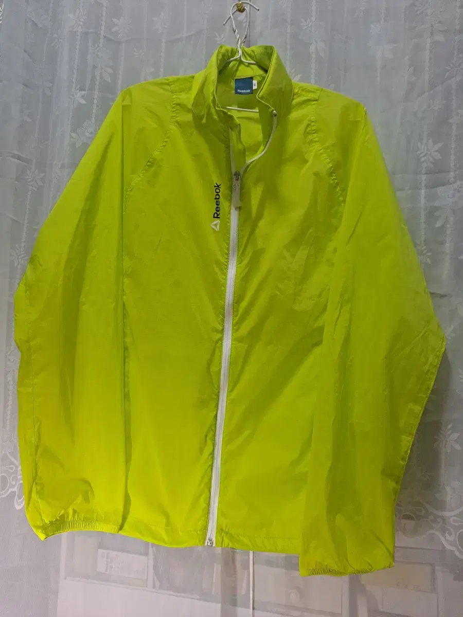 Reebok/Windproof jacket/Fluorescent color/105 cm