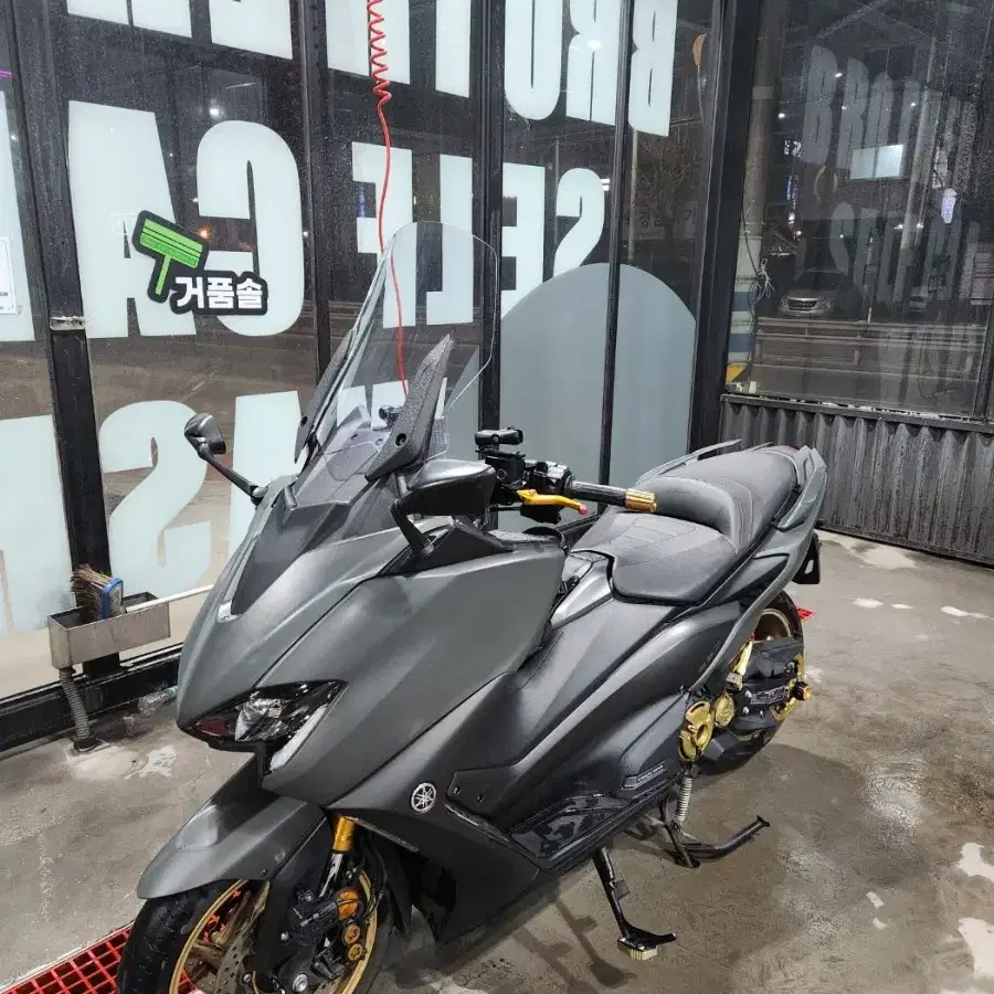 Tmax 2021년식 판매합니다.