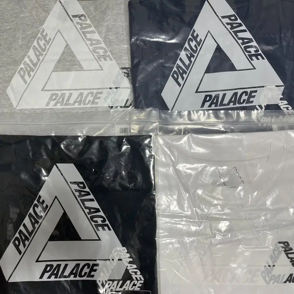 팔라스(PALACE) 1/2 티셔츠