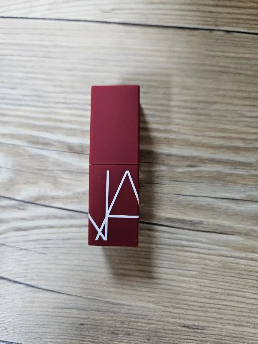 (Nars lipstick)