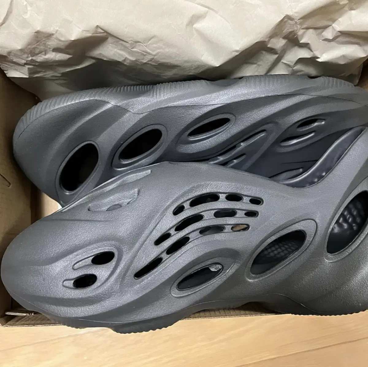 폼러너 오닉스 255 새상품