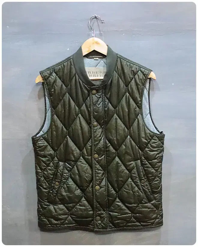 [M] Burberry Brit dia Quilted padded vest (40% off)