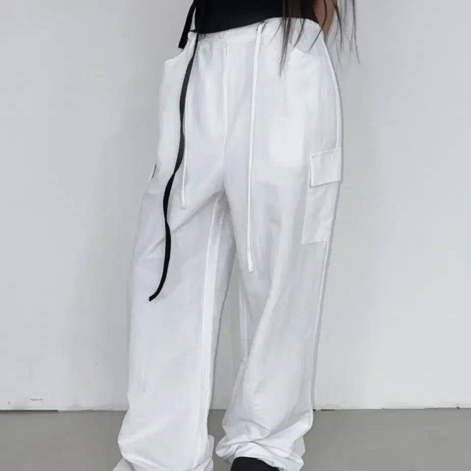 위위미유 wwmu WINDY CARGO PANTS 화이트 카고팬츠