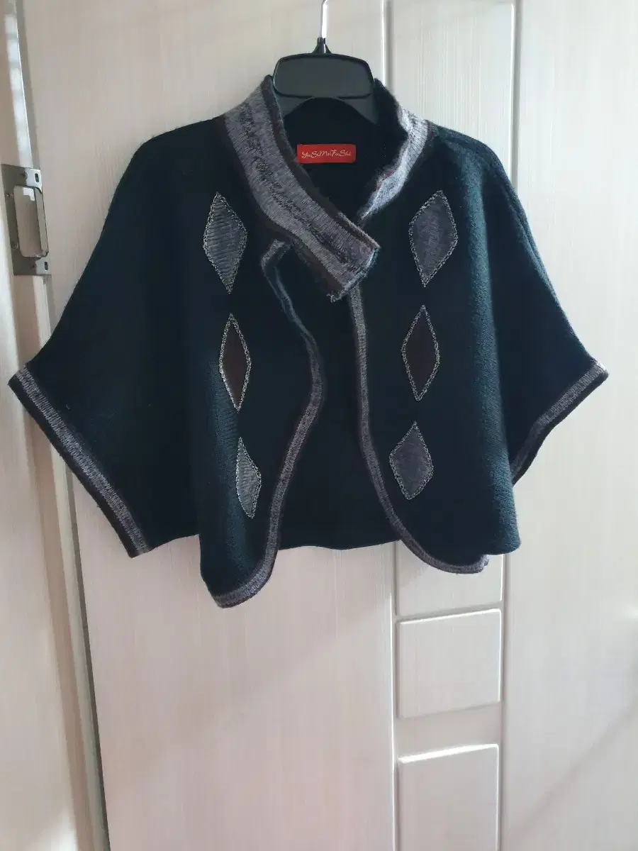 Knit Bolero Cardigan 55 Black Stingray Fit Shawl Cloak Poncho Silver Argyle Imported