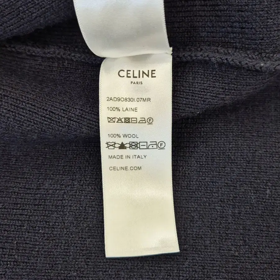 셀린느 23FW CELINE 로고 자수 패치 컬리지 울 가디건 네이비