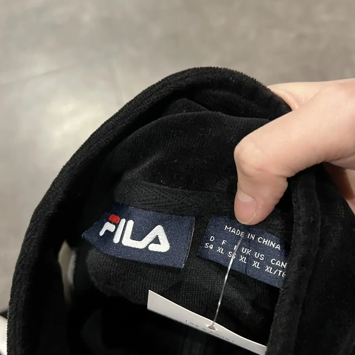 (END) FILA 휠라 체스트 로고 벨벳 져지 자켓 블랙 화이트 XL