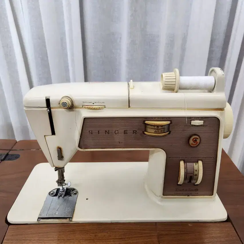 70S Vintage Singer Delxe Zig-Zag Sewing