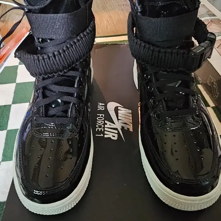 NIKE SF AIR FORCE 1 SE(우먼)(블랙)