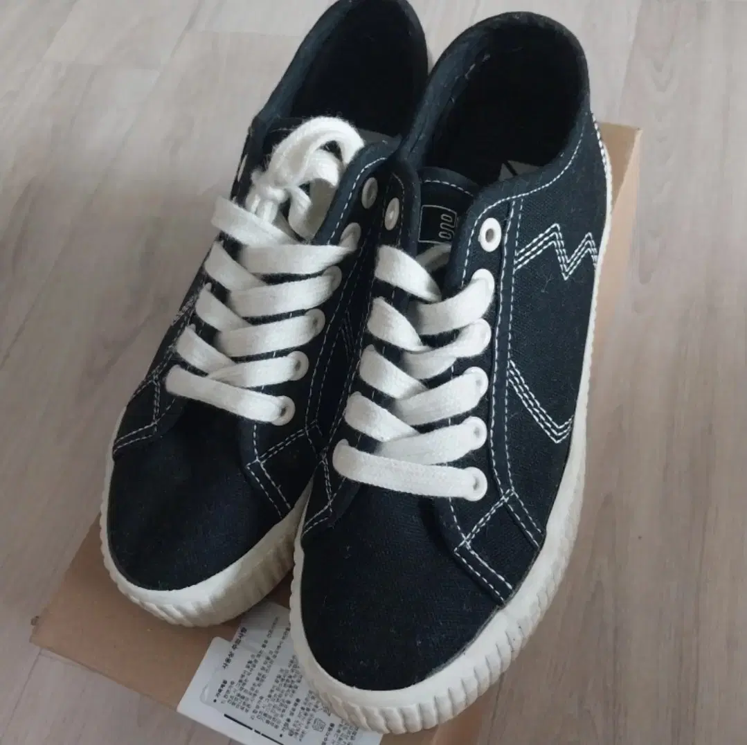 JilByJill Stuart Whole-Goop Sneaker