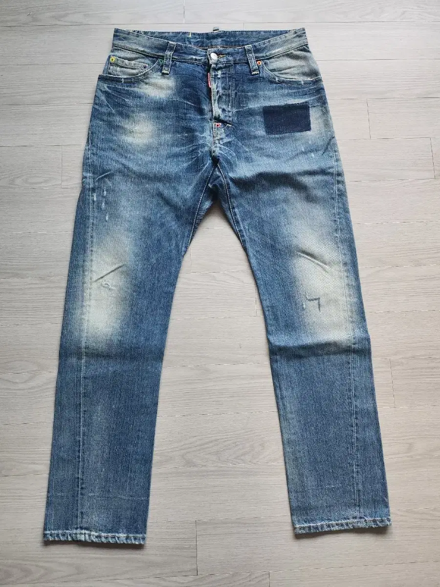 정품 디스퀘어드2 Color Rivet Twist Jean-eu46